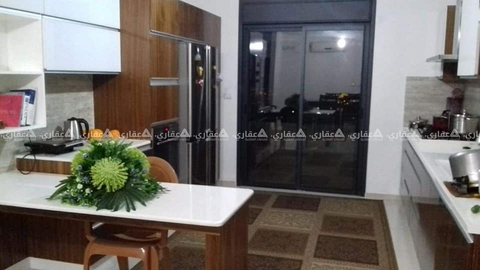 شقه للبيع على شارع بيرزيت