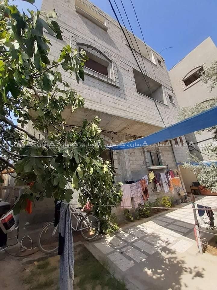 منزل ثلاث طوابق جاهزة للبيع 