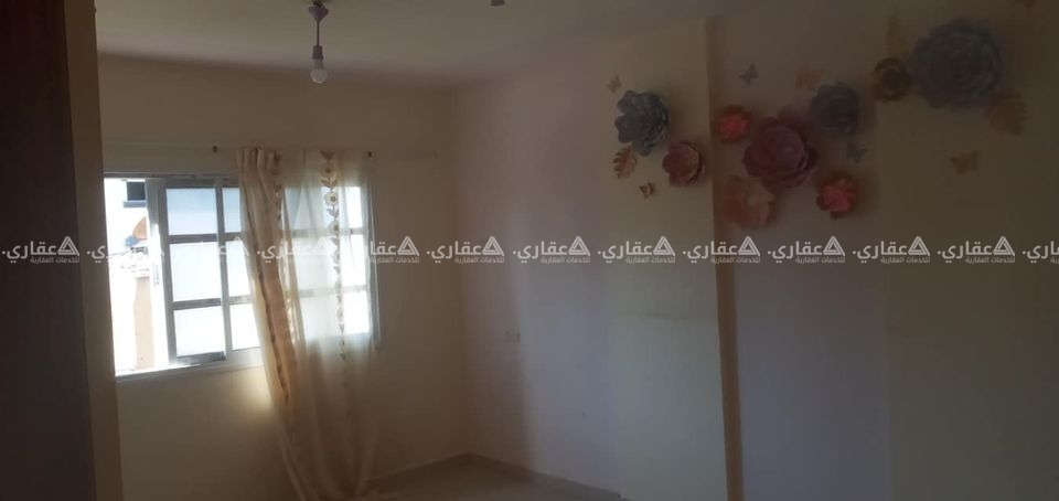 شقة بموقع مميز بالقرب من السرايا