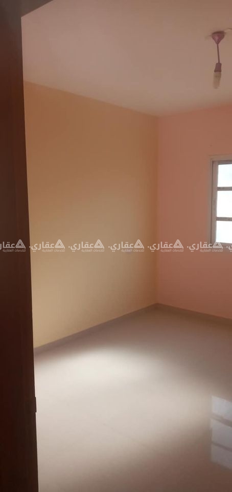 شقة بموقع مميز بالقرب من السرايا