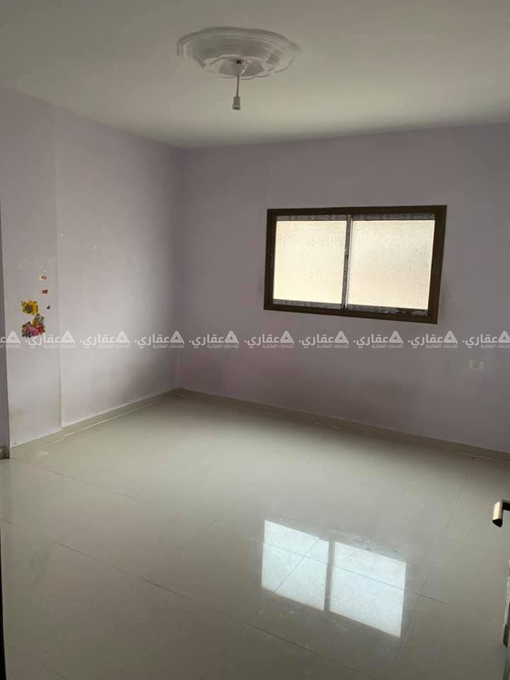 شقة في عمارة سكنية حديثة البناء