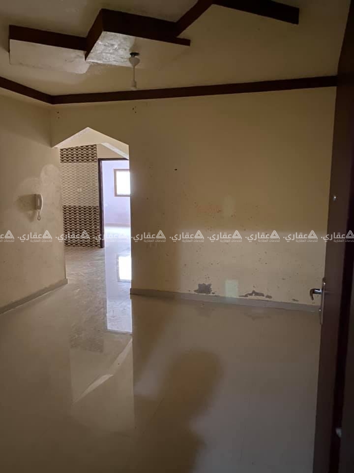 شقة في عمارة سكنية حديثة البناء