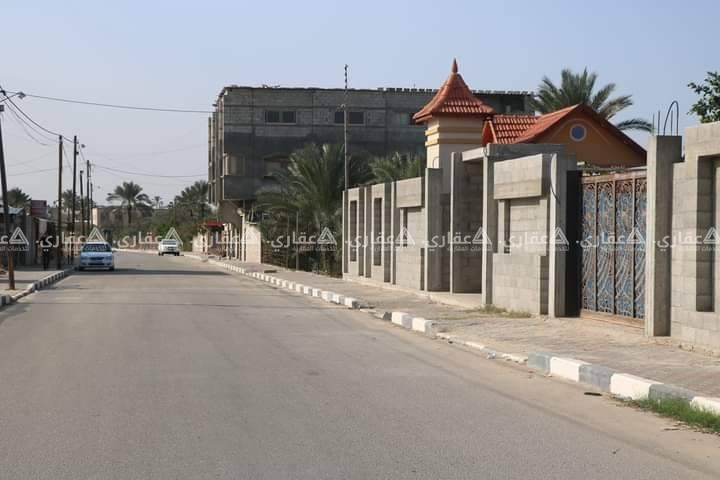 قطعة ارض في منطقة سكنية هادئة