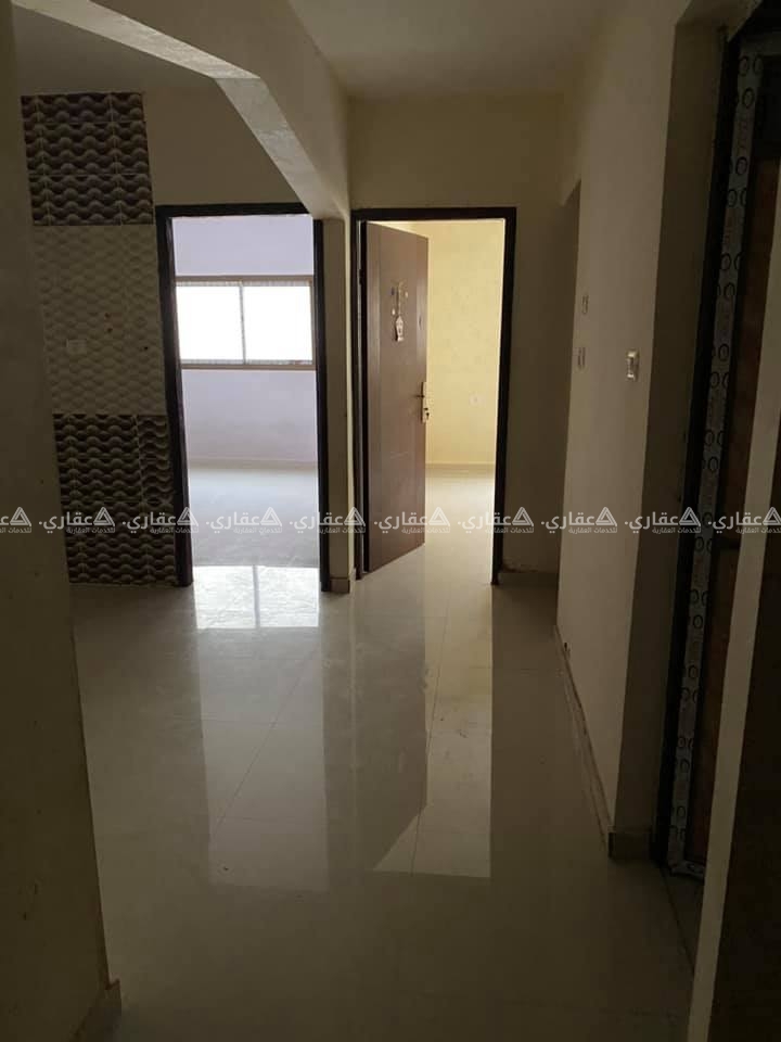 شقة في عمارة سكنية حديثة البناء