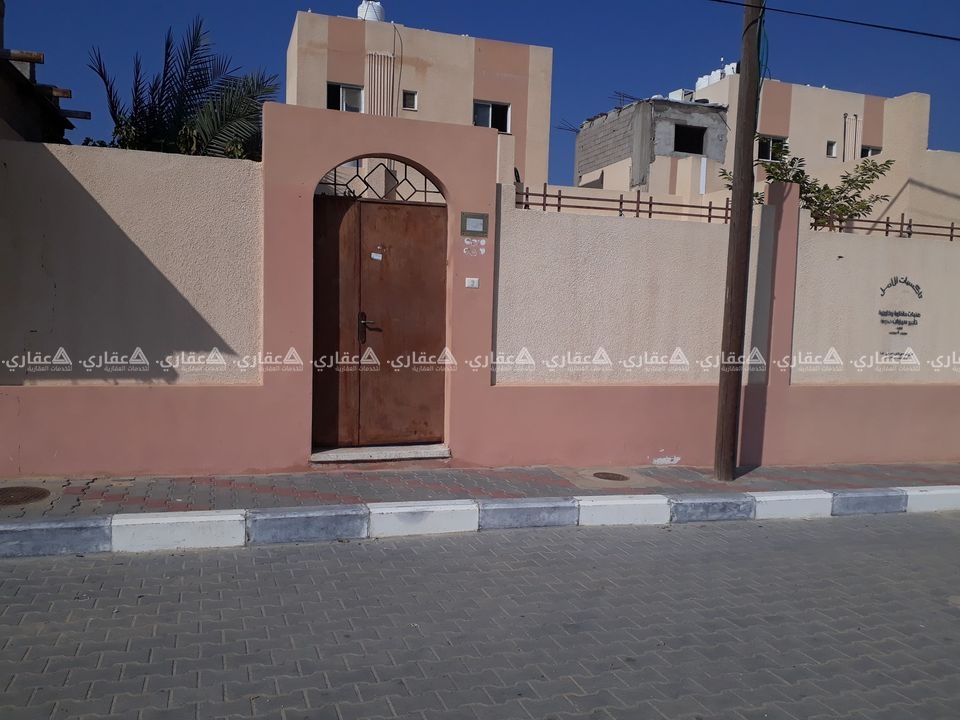 منزل للبيع غرب مسجد الحبيب محمد.