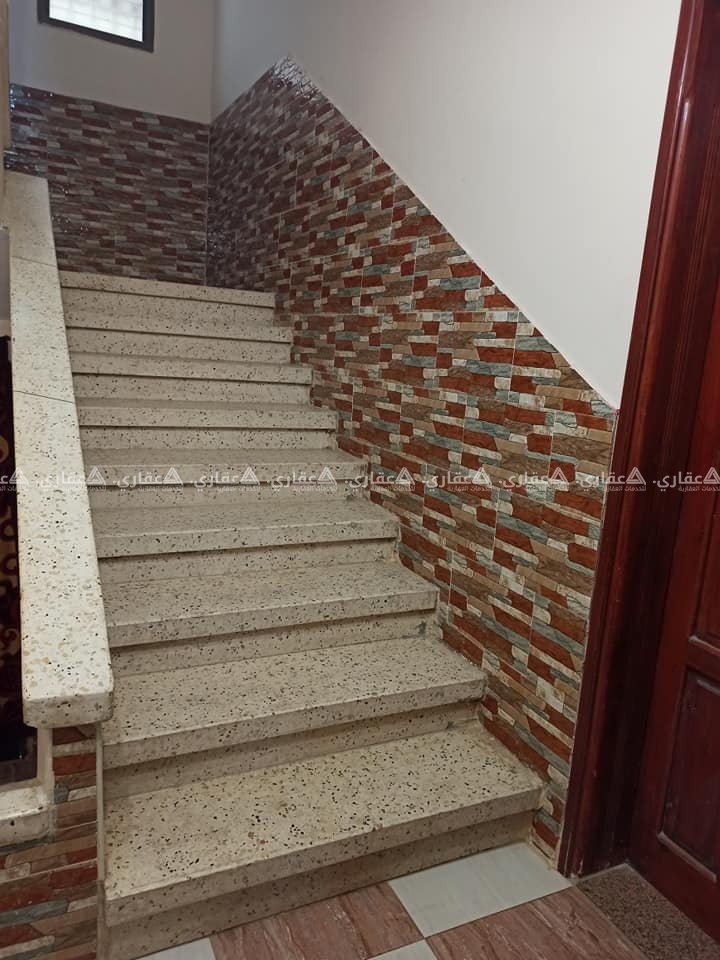 منزل من اربع طوابق للبيع مكان مميز 