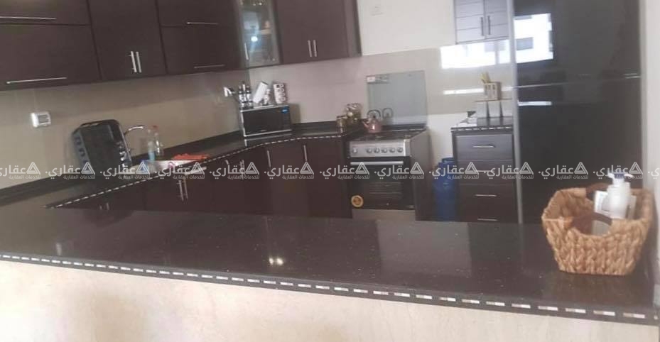  شقة فارغه للبيع او للايجار
