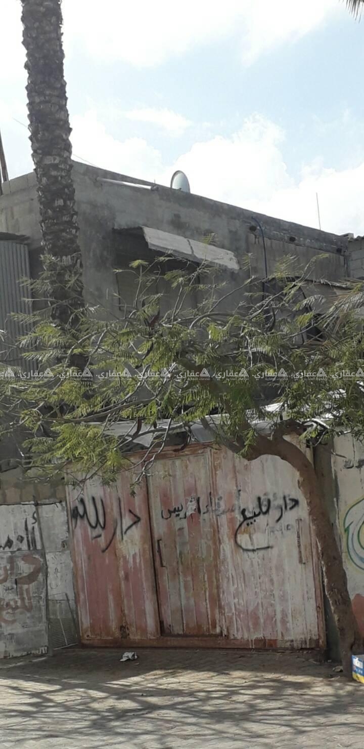 بيت للبيع مكون من طابقين