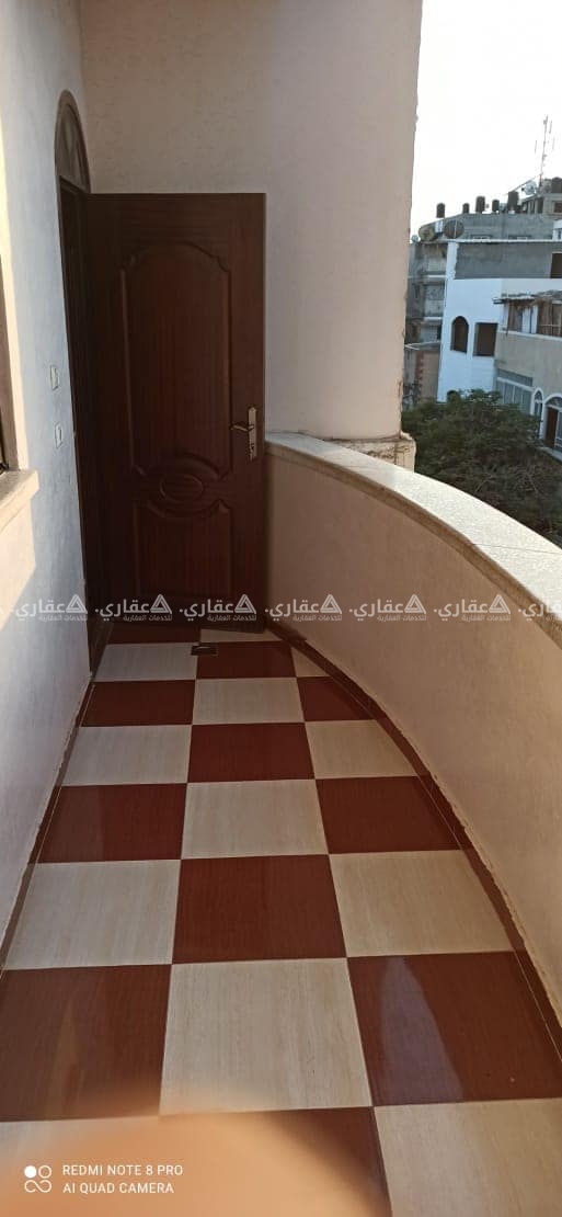 بيت للبيع منتصف شارع العيون