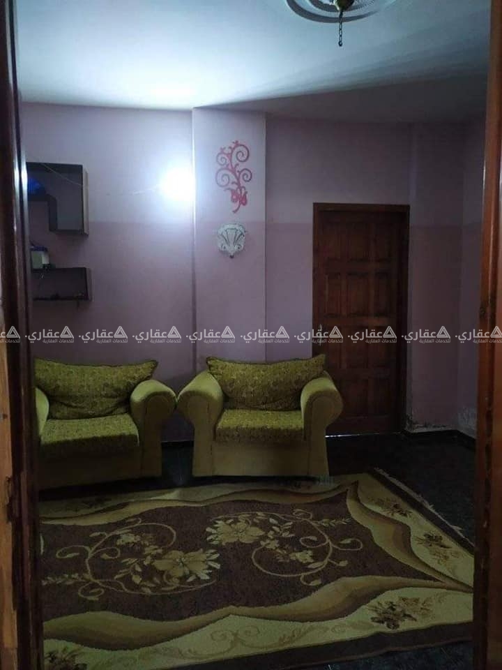 شقة للبيع في عمارة سكنية