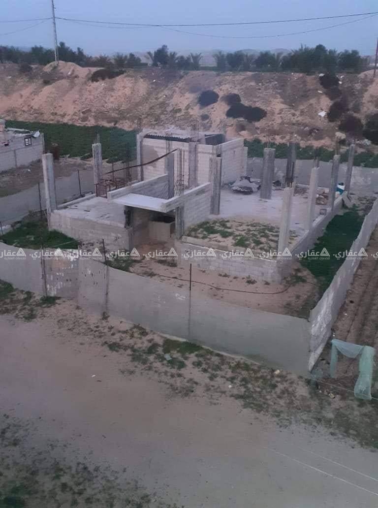 قطعة أرض للبيع مبني عليها أساسات