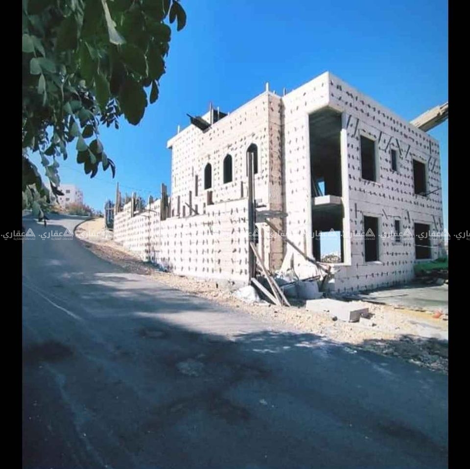 فيلا عالية ومطلة بجانب جامع الرضوان