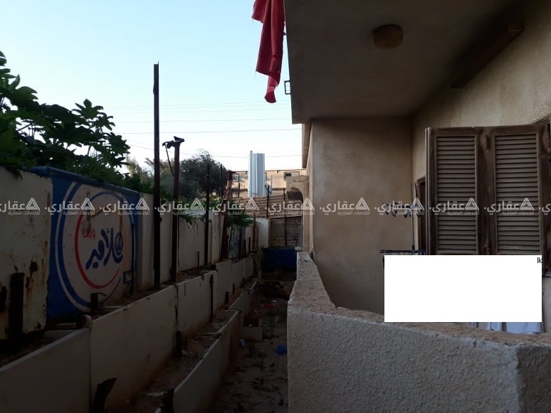 عمارة للبيع مكونة من ثلاث طوابق