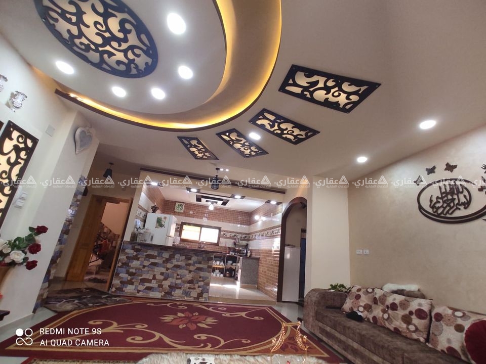 منزل للبيع عبارة عن طابقين