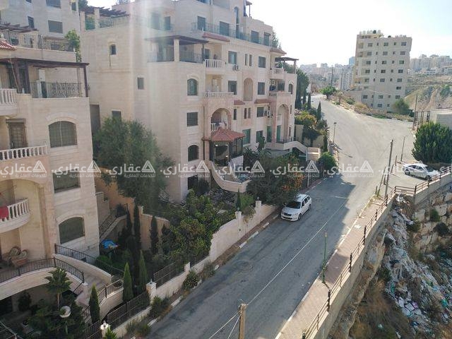شقة فخمة للبيع  في البيرة - حي السلامية