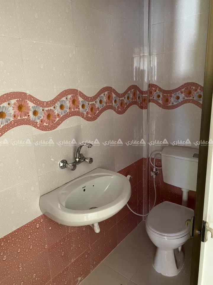 شقة في عمارة حديثة البناء