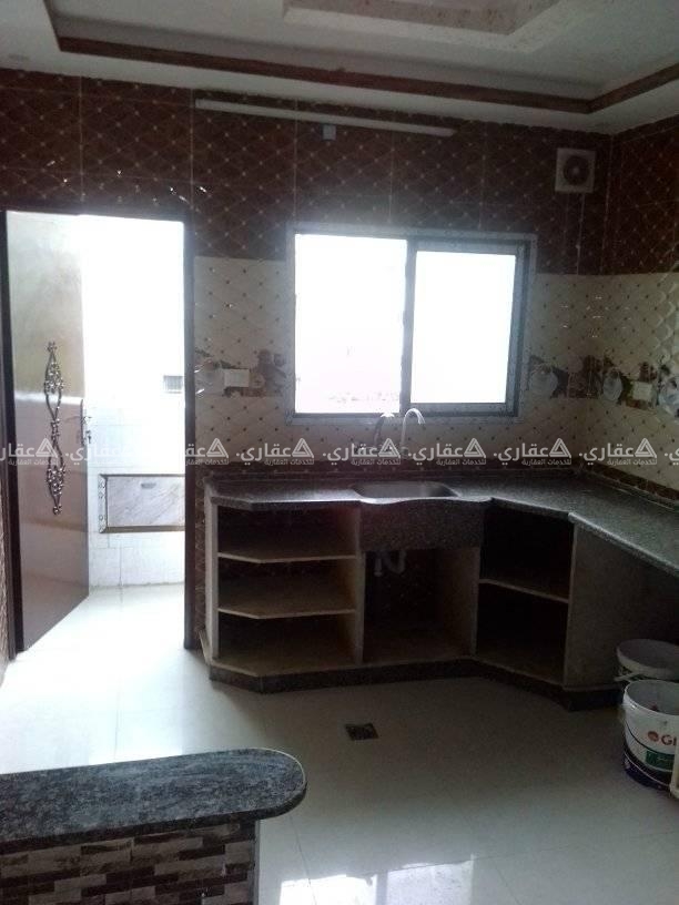 شقة للبيع-شارع العيون