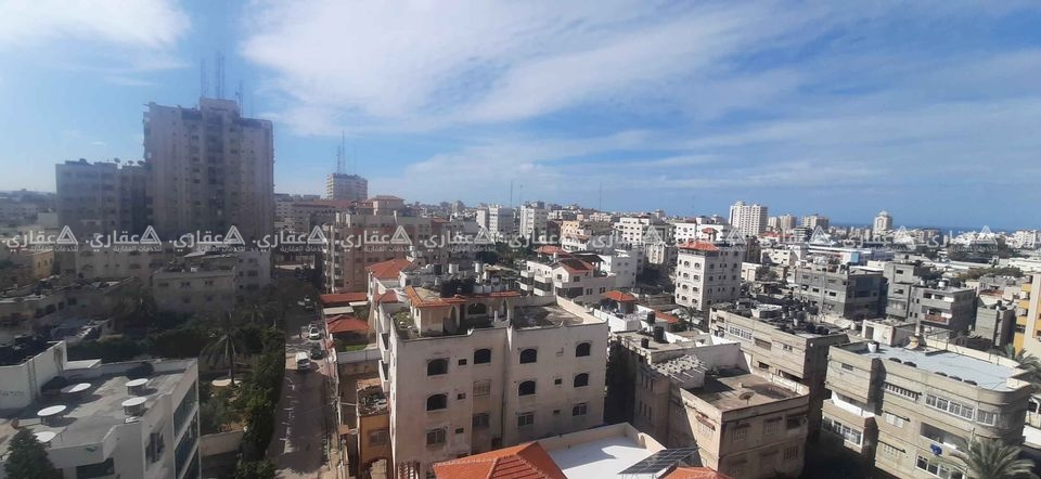 شقتين للبيع تقع بمنتصف البلد  