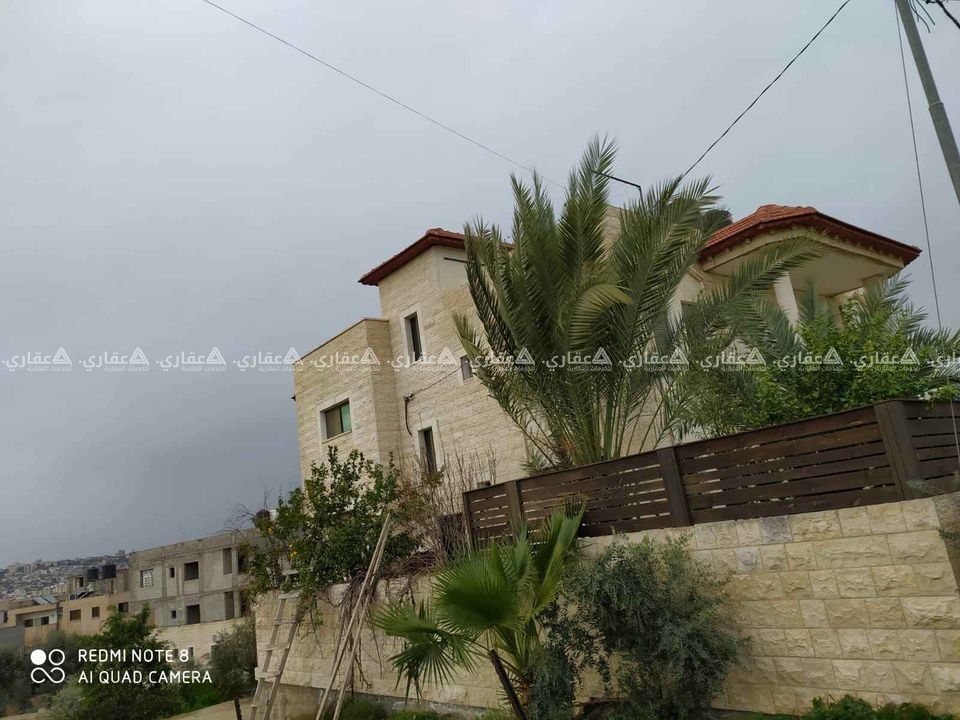 فيلا للبيع في منطقة خروبه