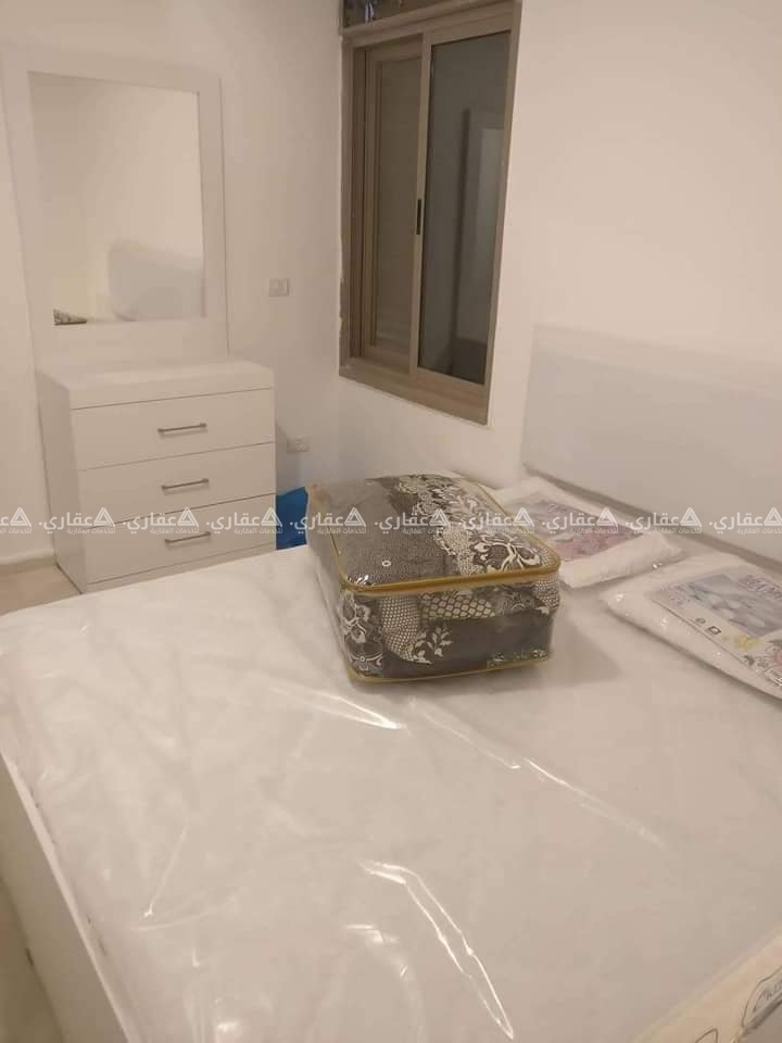 استوديو مع ساحة خارجية واسعة جدا