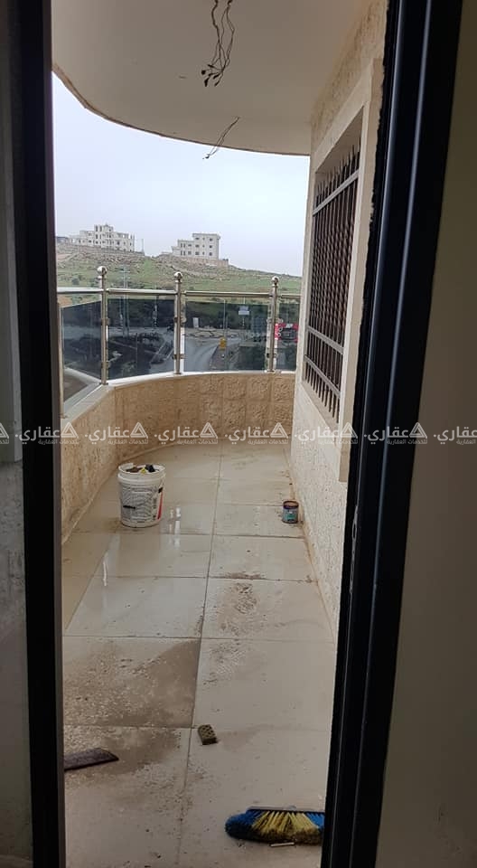 شقة بعد كازية الهدى قرب الدوار 
