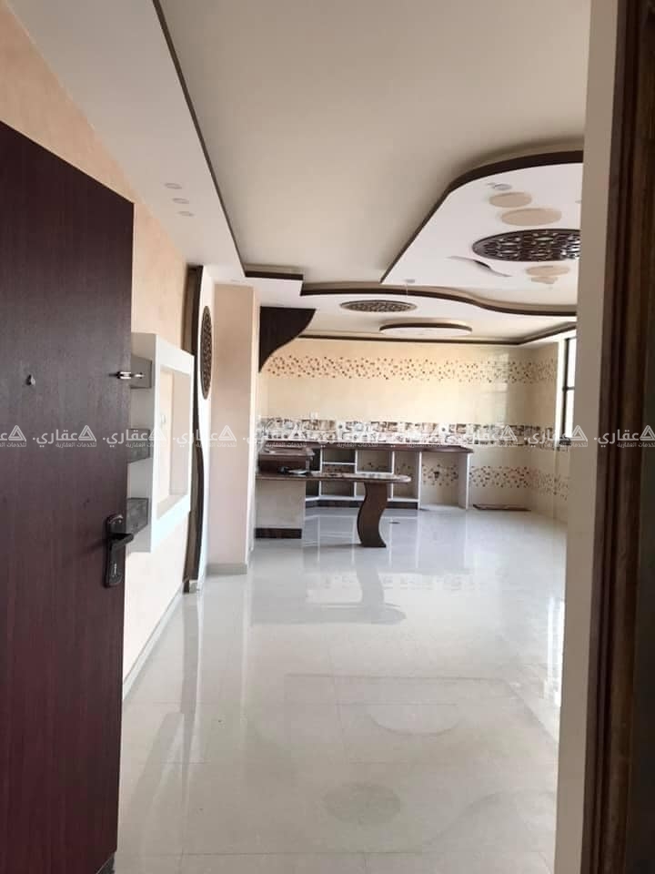 شقه للإيجار في عماره جديده 