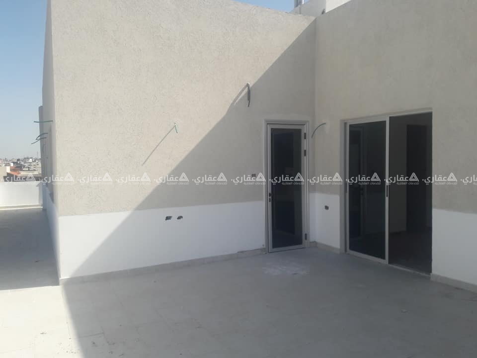 روف بإطلالات مميزة على أربعة اتجاهات مفتوحة
