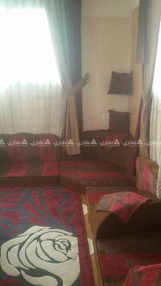 قطعة أرض مبني عليها منزل