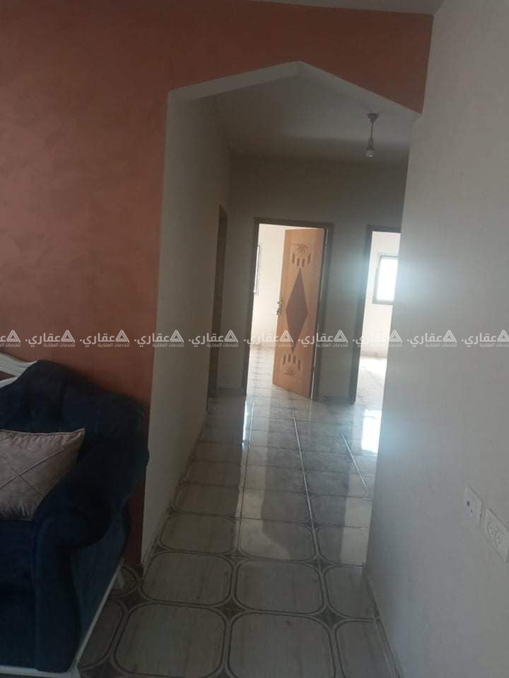 شقة في عمارة سكنية حديثة البناء