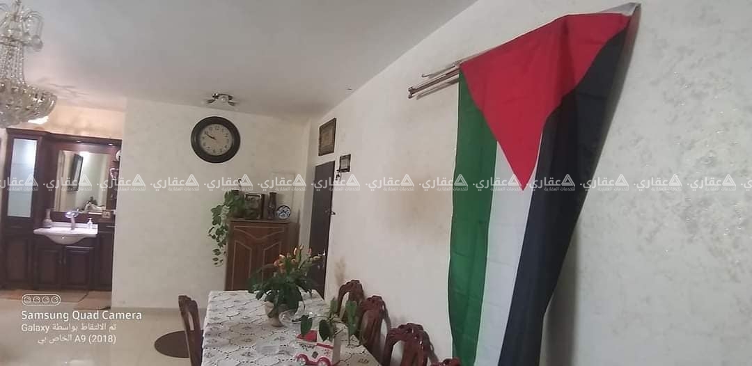 شقة بإطلالة جميلة وتشطيب شخصي
