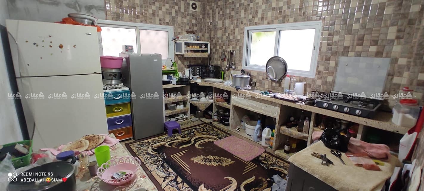 منزل باطون قريب من جميع الخدمات  