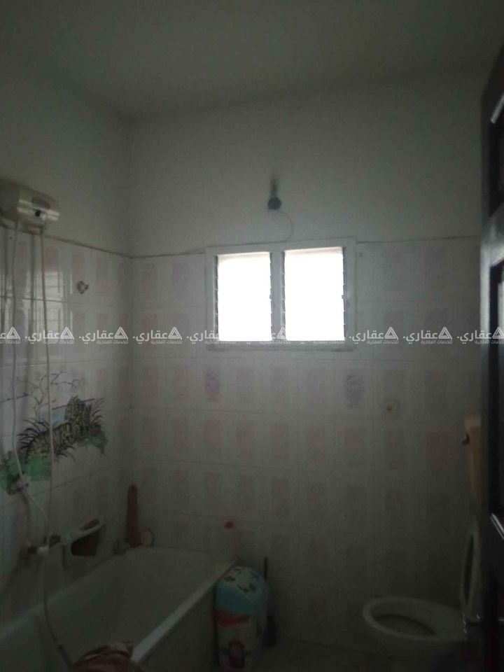 شقة بمنطقة حيوية جداً للبيع أو البدل 