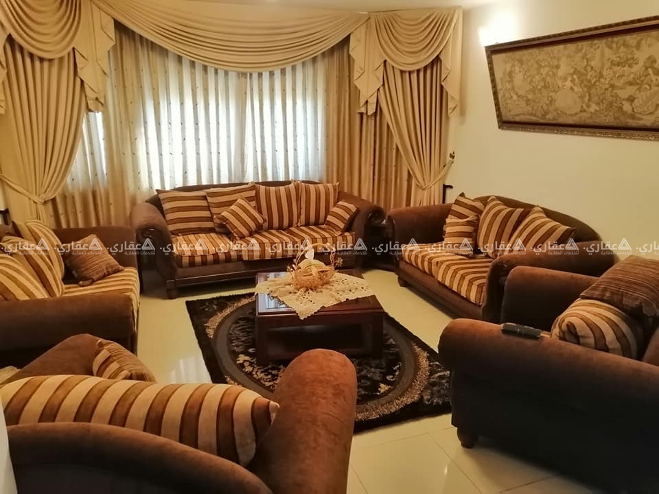 شقة للبيع في الطيرة بجانب المخبز الفرنسي