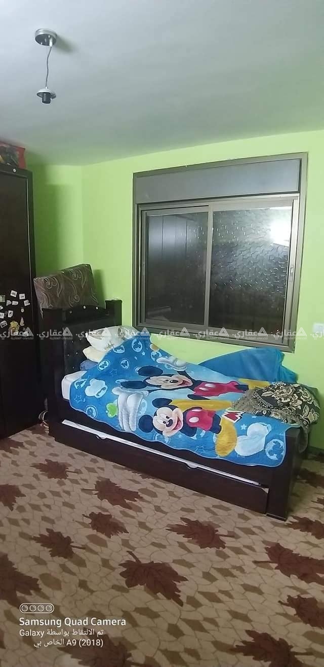شقة بإطلالة جميلة وتشطيب شخصي