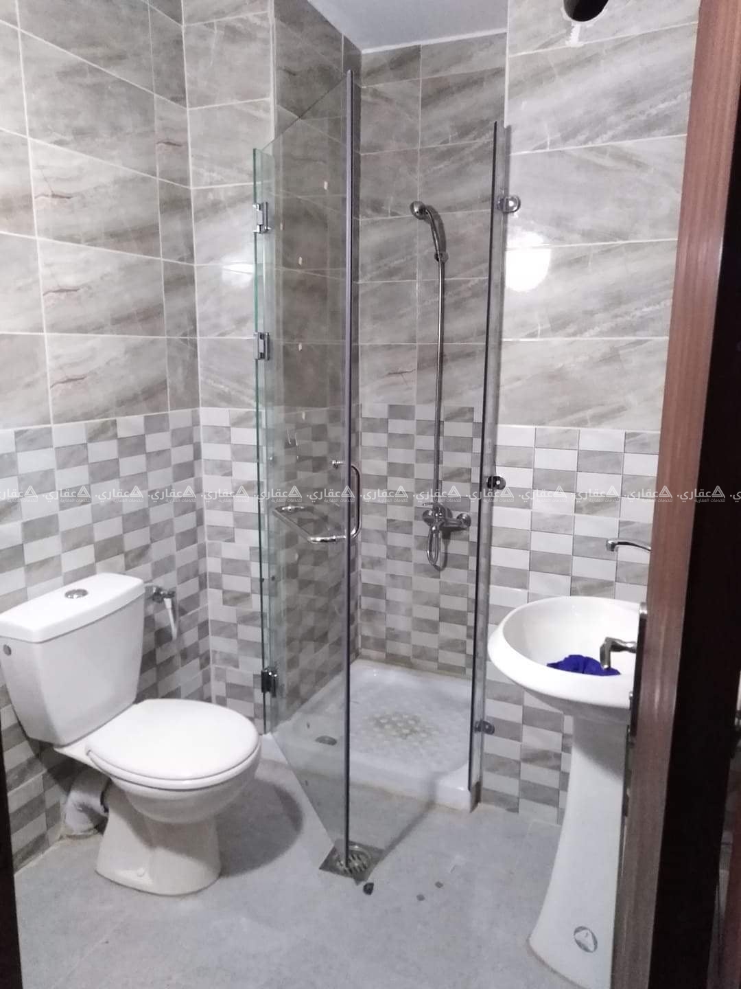 شقة للإيجار في عمارة جديدة