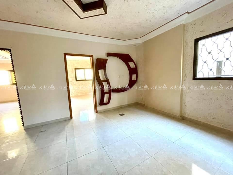 شقة للبيع موقع ممتاز جداً و بسعر مناسب جداً