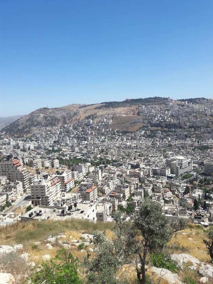 أرض للبناء التجاري 