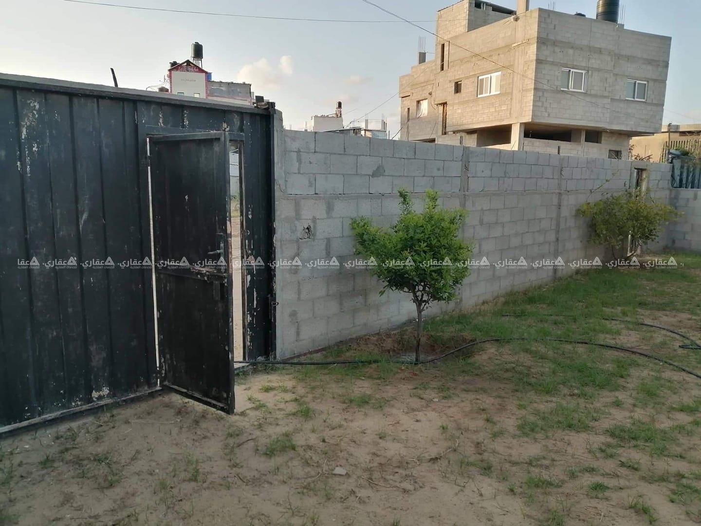 قطعة أرض طابو مع منزل صغير للبيع