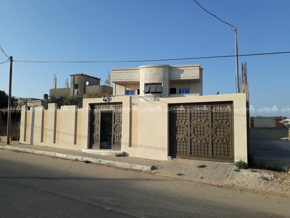 فيلا للبيع على شارع البحر