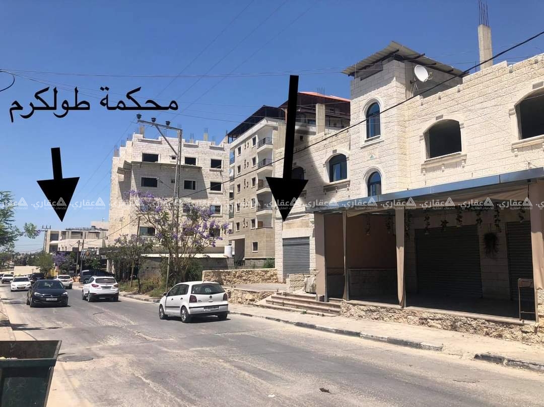 محل في موقع حيوي للبيع