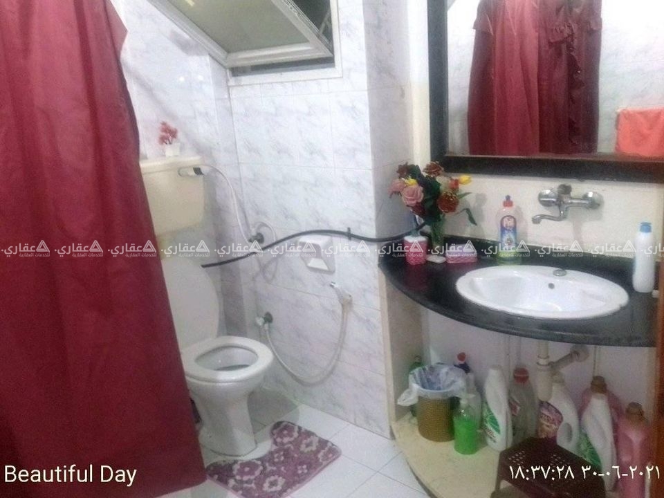 شقة للبيع في شارع العيون
