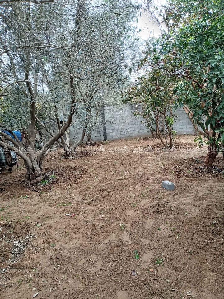 قطعة أرض للبيع مقابل مدرسة الوكالة