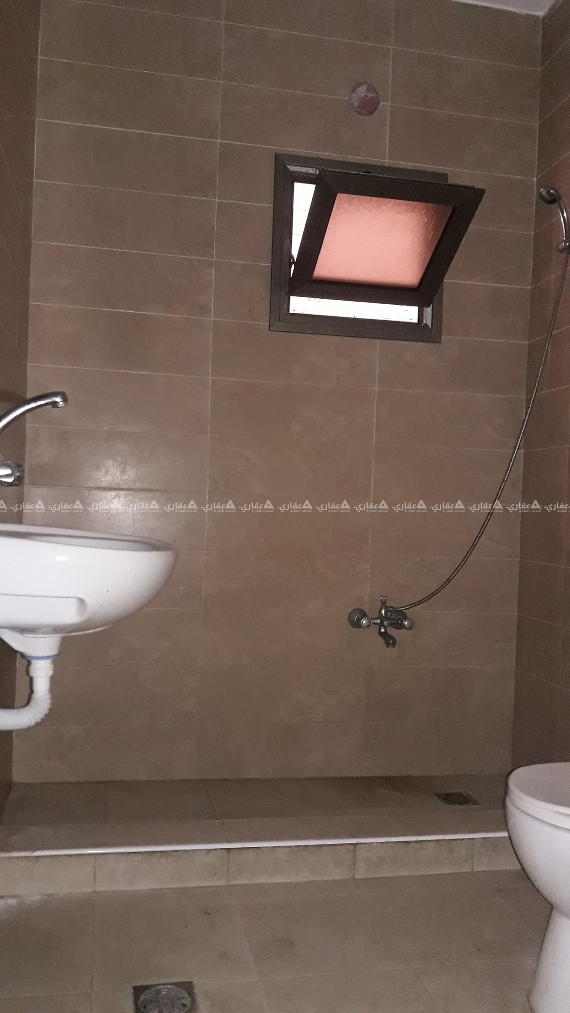 شقة للبيع عند دوار أبو مازن 