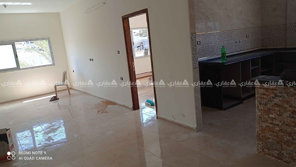 شقة جديدة للإيجار خلف قهوة غبن