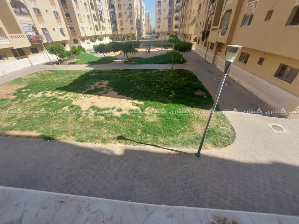  شقة للبيع أو للبدل على شقة