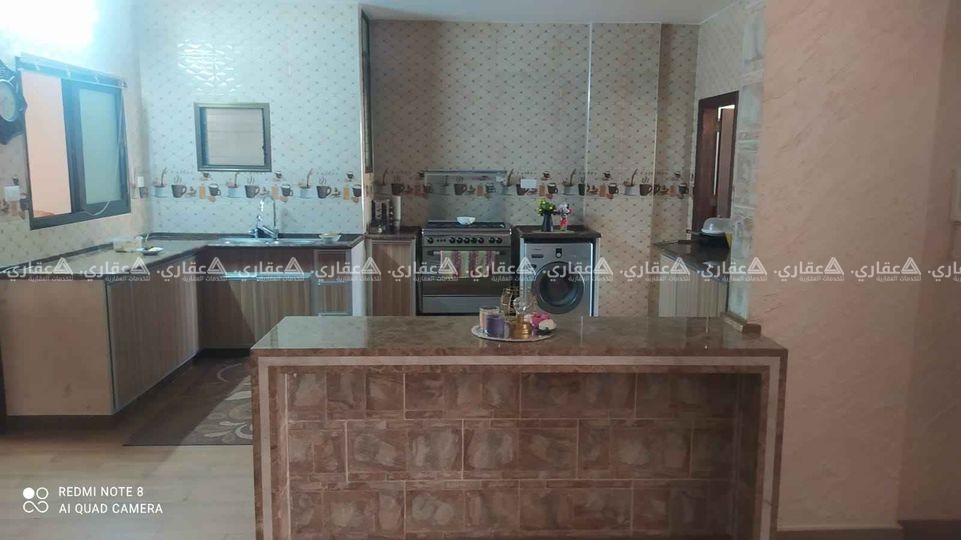 شقة للبيع بموقع مميز وقريب على البحر