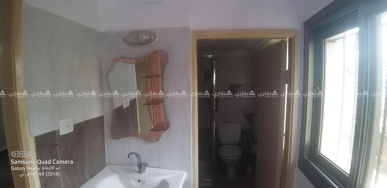 شقة للإيجار خلف الكلية العصرية 
