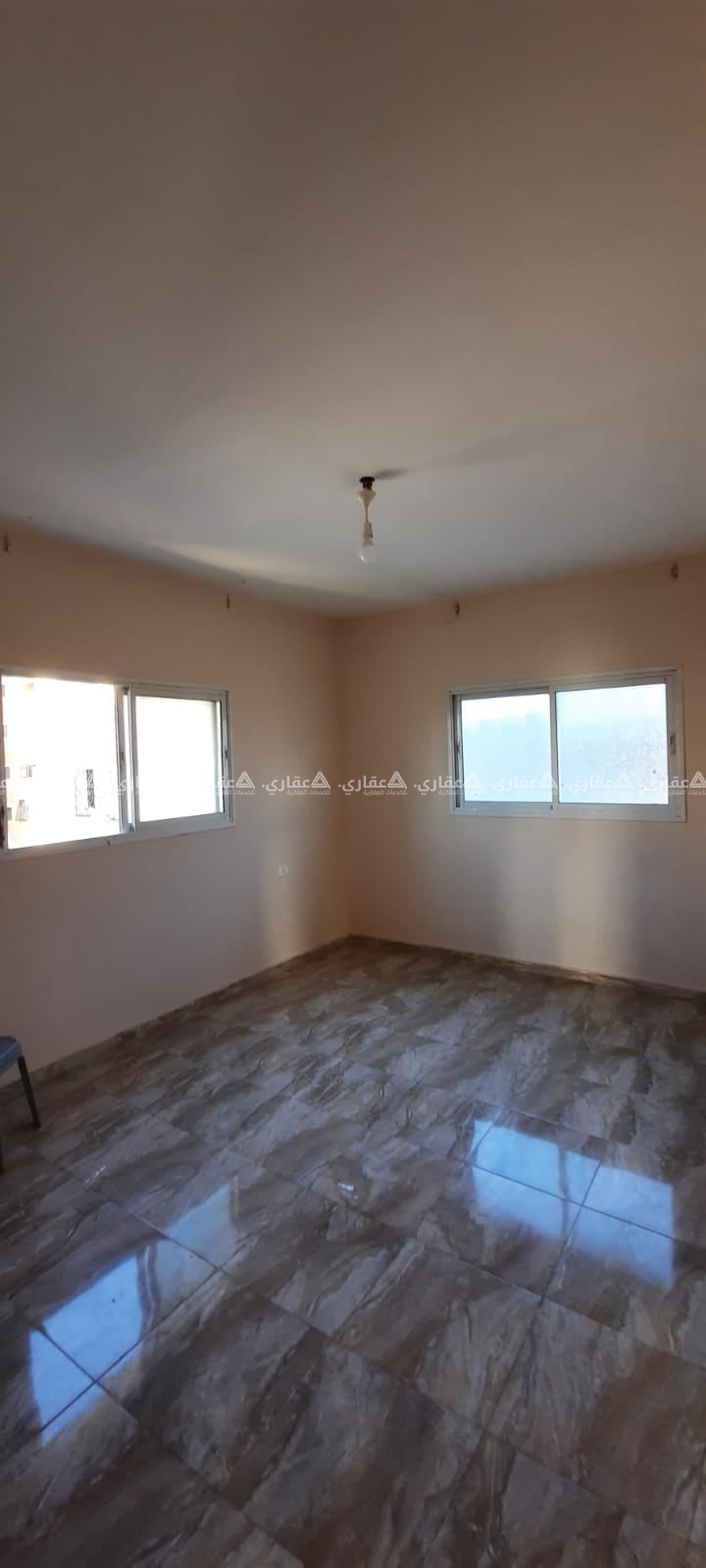 شقة فاخرة للإيجار غرب جامعة القدس المفتوحة 