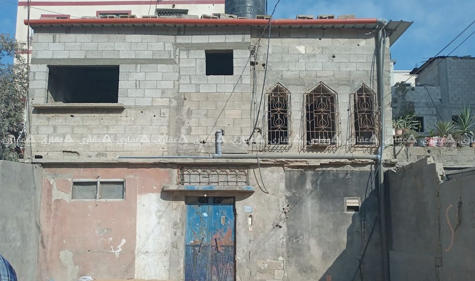  منزل للبيع على شارع السكة مباشرة 