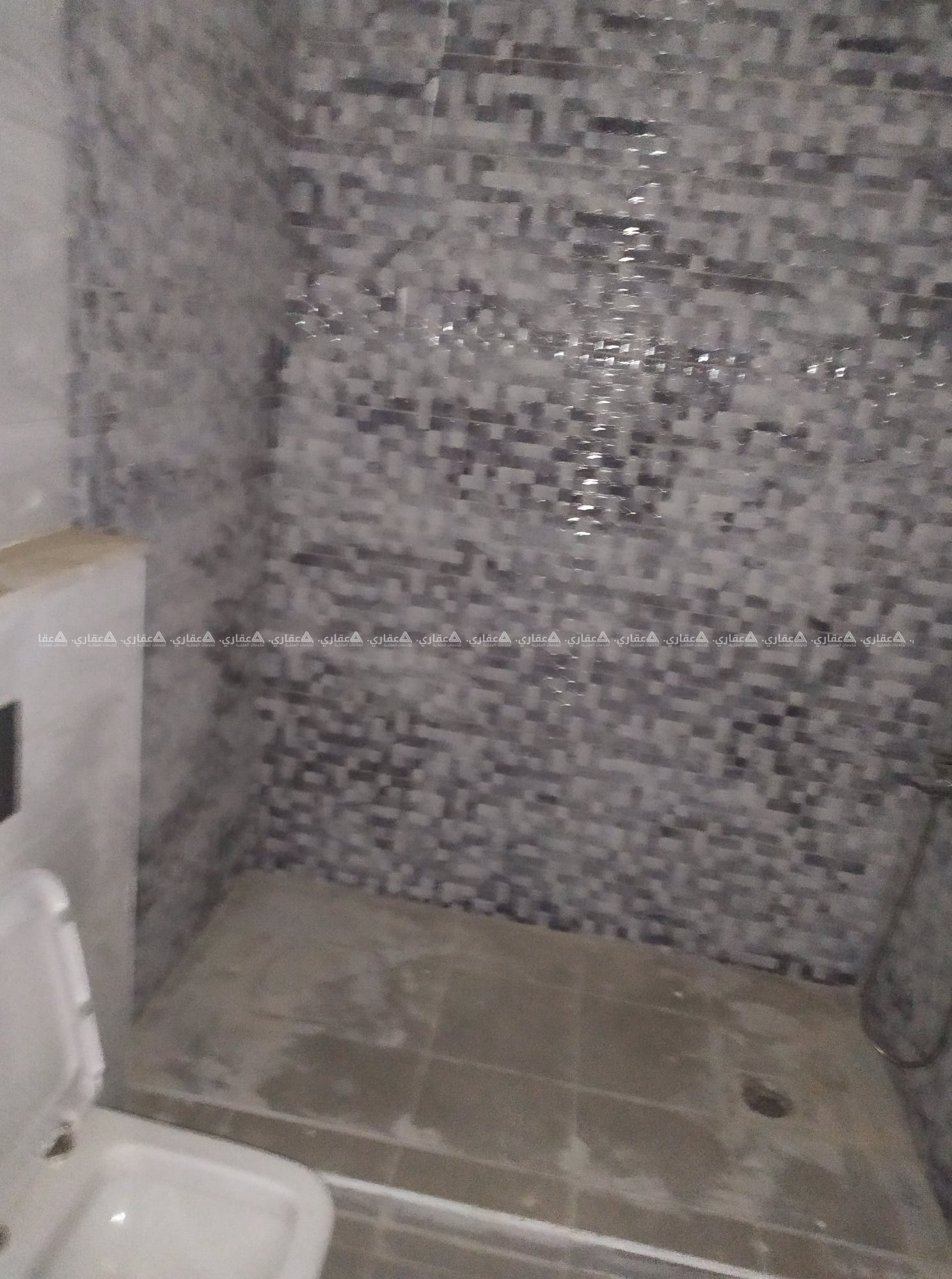 شقة جديدة بمدخل مستقل تماماً للبيع